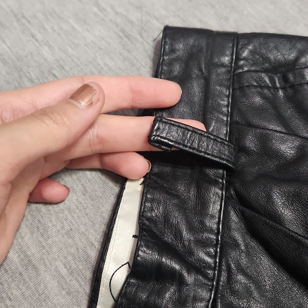 Vintage Cedars Petites High Rise Black Leather Pleated Trousers Tapered Pants - Picture 14 of 15